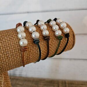 Unisex Freshwater Pearl  Leather Bracelet choose from 5 colors